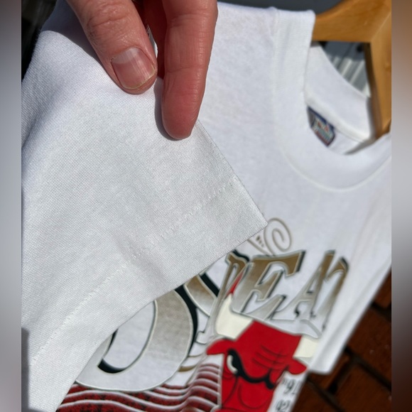 💥SOLD💥 NWT Vintage 1993 Chicago Bulls 🏀 NBA Finals tee shirt Spectator - Picture 4 of 16